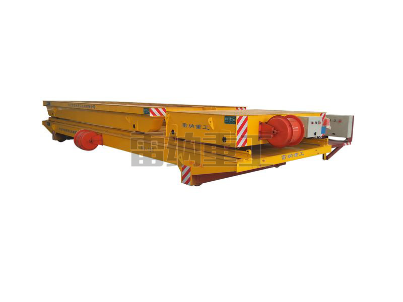 電動(dòng)擺渡車(chē)、軌道牽引車(chē)和噴漆房軌道車(chē)組合